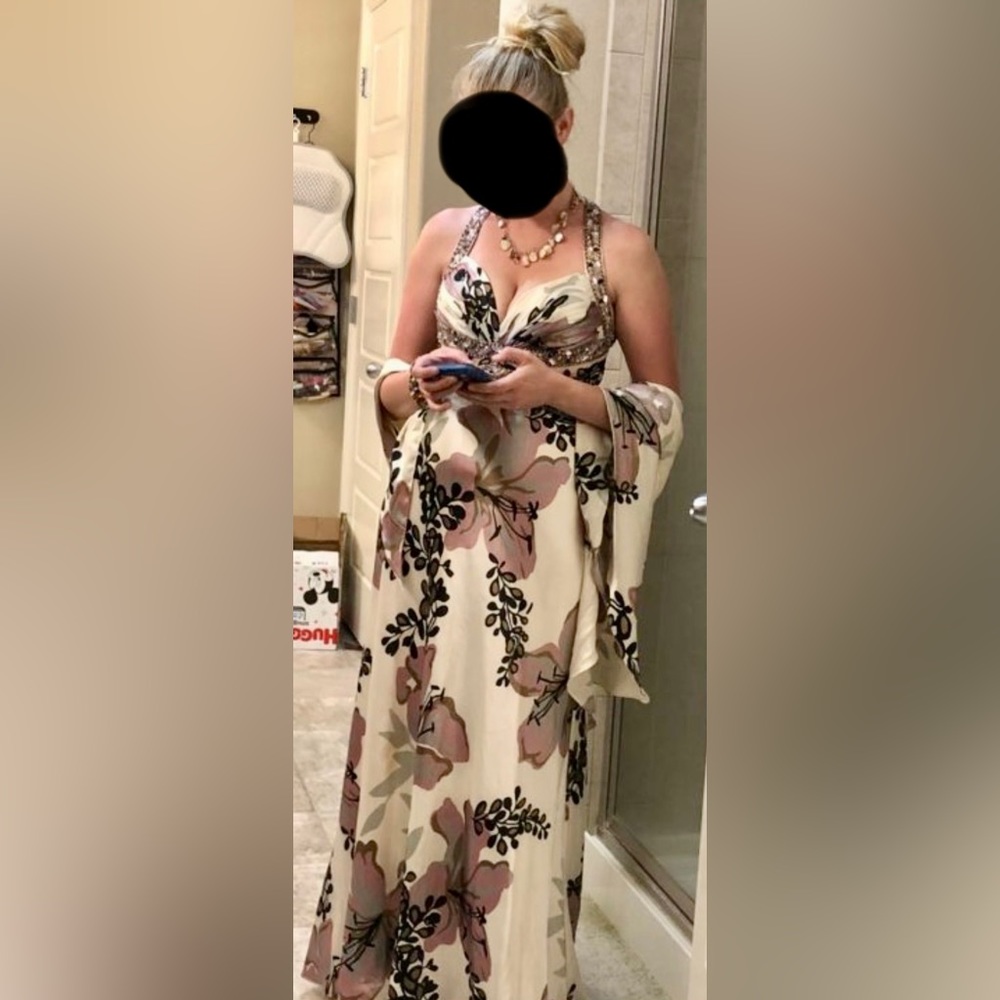 Tony Bowls Size 4 Formal Gown